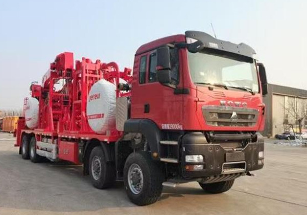 連續油管作業車