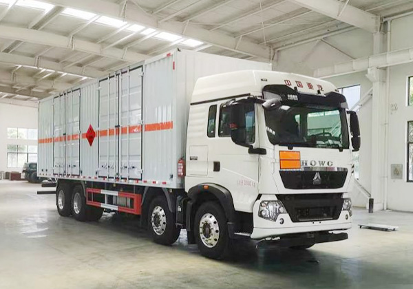 易燃液體廂式運輸車