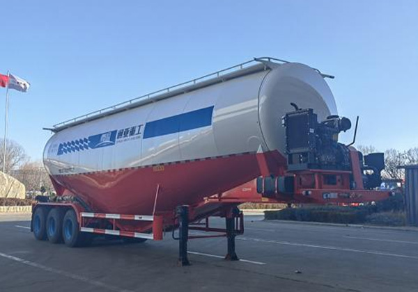 低密度粉粒物料運(yùn)輸半掛車(chē)